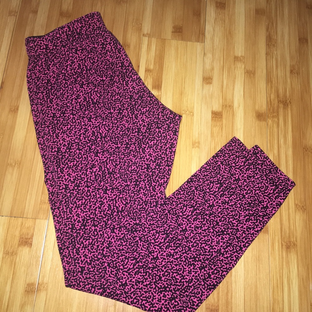 Nike pink cheetah print leggings M